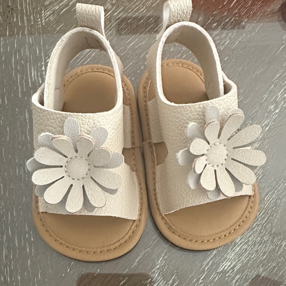 Charming Cream Flower Kids Sandals